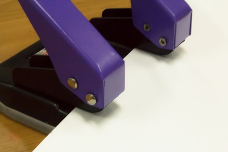 paper punch,To penetrate the paper の写真素材