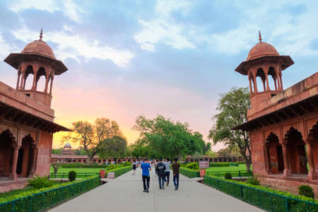 Tourist walking from West gate to Taj Mahal  at sunriseのeditorial素材