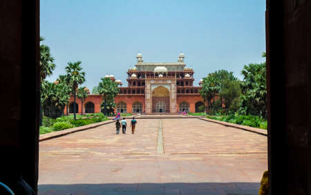 Wide angle of Tomb of Akbar the Great, Indiaのeditorial素材
