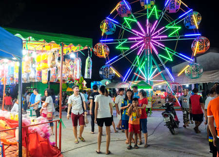 Roiet, Thailand - 20 Feb, 2018 ::  Ferris wheel  at "Boon Koon Lan" Temple fair in  Kasetwisai town, Roiet, Thailandのeditorial素材