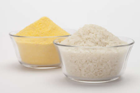 Green split peas isolated on white backgroundの写真素材