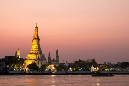 Wat Arun Temple at twilight in bangkok, Thailand.の写真素材