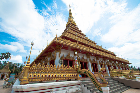 KHON KAEN, THAILAND - May 4, 2018 : Nongwang Temple (Phra Mahathat Kaen Nakhon), Royal monastery, 9th floor pagoda with blue sky.のeditorial素材