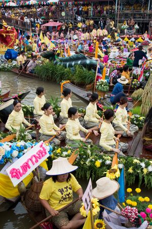 AYUTTHAYA, THAILAND - July 27, 2018 : Traditional parading of candles to temple by the river ceremony on The Buddhist Lent Day.のeditorial素材
