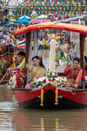 AYUTTHAYA, THAILAND - July 27, 2018 : Traditional parading of candles to temple by the river ceremony on The Buddhist Lent Day.のeditorial素材