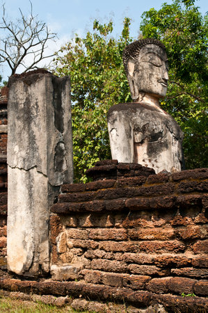 buddha statues in historical park, Kamphaengphet province, Thailandの写真素材