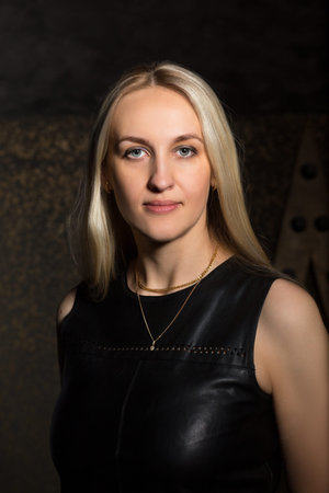 The lady posing in the studioの写真素材