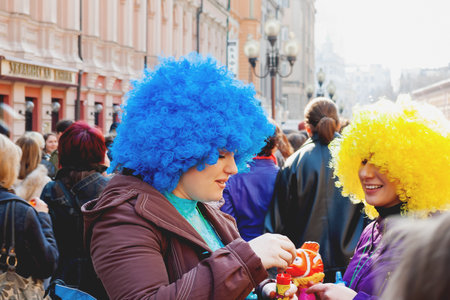 MOSCOW, RUSSIA - April 12, 2009. Dreamflash, street festival of soap bubbles. People dressed in funny costumes walking on the Arbat street. Colorful fair.のeditorial素材
