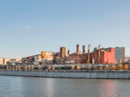 MOSCOW, RUSSIA - October 31, 2021. Demolition of monument of industrial architecture - old Trekhgorny Brewery named after A. Badayev.のeditorial素材