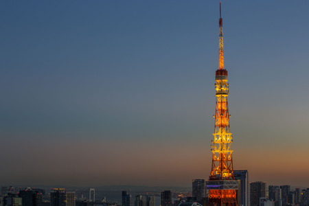 TOKYO, JAPAN - 6TH DECEMBER 2015. View of Tokyo Tower and surrounding Tokyo metropolitan areas at dusk.のeditorial素材