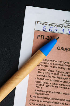 Filling in polish individual income tax form PIT-37 for year 2013