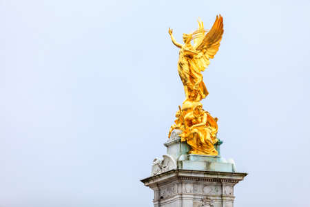 LONDON, ENGLAND UK - SEPTEMBER 20, 2014: Imperial Memorial to Queen Victoria in front of Buckingham Palace on September 20, 2014, England UK.のeditorial素材