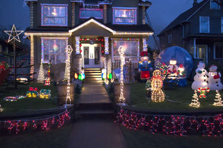 happy home decked out for christmasのeditorial素材