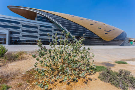 DUBAI, UAE - NOVEMBER 2: Dubai Metro as world's longest fully automated metro network (75 km) on November 2, 2013, Dubai, UAE.のeditorial素材