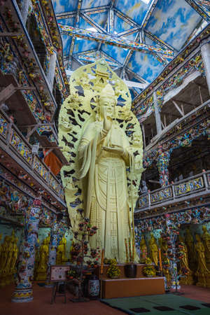 DALAT, 26 NOV 2014. Linh Phuoc pagoda at Da Lat City, Lam Dong province, Vietnam.のeditorial素材