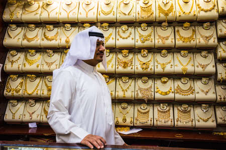 UAE, 9 NOV 2013.  Gold market in Dubai, Deira Gold Souqのeditorial素材