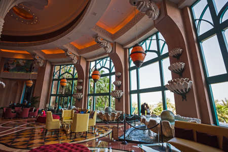 DUBAI, UAE - NOVEMBER 3: View Atlantis Hotel on November 3, 2013 in Dubai, UAE. The resort consists of two towers linked by a bridge, with a total of 1539 rooms.のeditorial素材