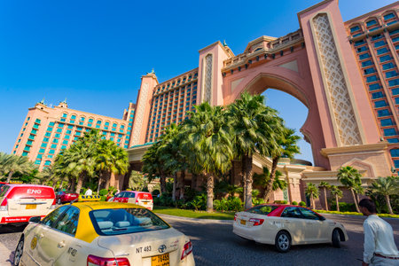 DUBAI, UAE - NOVEMBER 3: View Atlantis Hotel on November 3, 2013 in Dubai, UAE. The resort consists of two towers linked by a bridge, with a total of 1539 rooms.のeditorial素材
