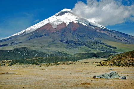 A frontal view of the majestic Cotopaxi  highest active volcano in the world , in the heart of the Andes, Ecuador, South America   の写真素材