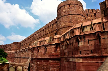 A view of the architectural detail of the Agra Fort in Indiaの写真素材