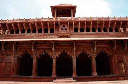 A view of the architectural detail of the Agra Fort in Indiaの写真素材