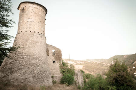 Italian contryside with old medieval ruins and panoramic viewのeditorial素材