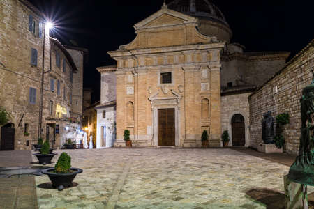 Assisi (Italy): Nocturnal view of Chiesa Nuovaのeditorial素材