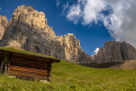 Stunning Dolomites: towering peaks, timeless rocks, and pristine nature under radiant alpine skies.の写真素材