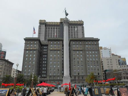 SAN FRANCISCO, USA - FEBRUARY 05, 2013: Pedestrian and car traffic in the city of San Francisco in California USAのeditorial素材
