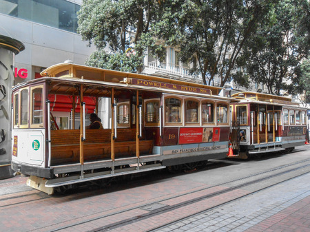 SAN FRANCISCO, USA - FEBRUARY 05, 2013: The San Francisco cable car system is the world's last manually-operated cable car systemのeditorial素材