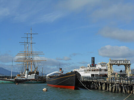 SAN FRANCISCO, USA - FEBRUARY 06, 2013: San Francisco Pierのeditorial素材