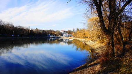 Lake in the park in the spring. Favorite place of Nalchik citizens for walks and rest in the resort area of ??the city.の写真素材