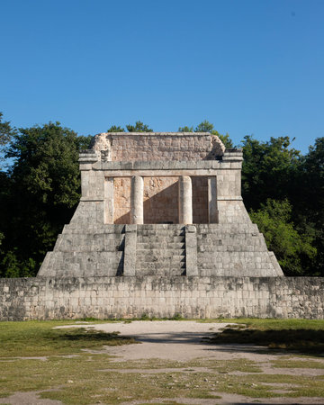 Detailed view of the historic Temple at Chichen Itza, Yukatan Mexico.の写真素材