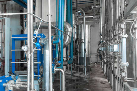 Factory and industrial production plant for the manufacture of beverages