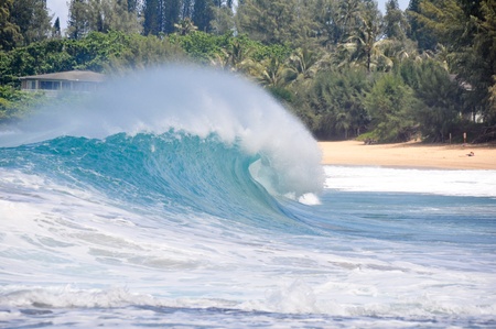 Waves breaking on the shore of Mauiの写真素材