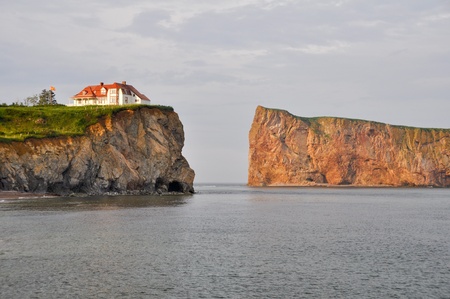 Percé Rock at sunset (Quebec)の写真素材