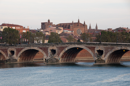 The Pont Neuf in Toulouse, Franceのeditorial素材