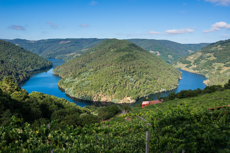 Cabo do Mundo meander in the river Minho, Lugo, Spainのeditorial素材