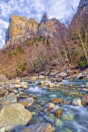 Veral River, Anso Valley, Valles Occidentales Natural Park, Jacetania, Pyrenees, Huesca, Aragon, Spain, Europeの写真素材