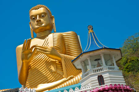 Golden Buddha Statue, Golden Temple of Dambulla, Dambulla Cave Temple, UNESCO World Heritage Site, Kandy Province, Sri Lanka, Asiaのeditorial素材