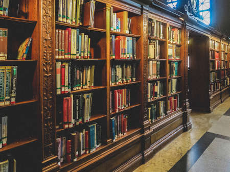 Boston, MA, USA - Octobre 29, 2016: Books that can be found at Boston Libraryのeditorial素材