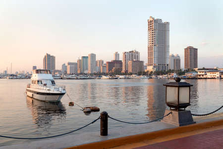 Yacht in Manila Bay, Harbour Square, Philippinesのeditorial素材