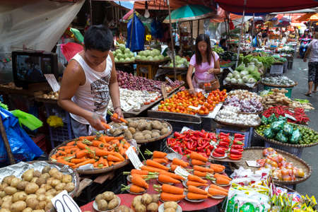 Manila, Philippines - July 16, 2016:  Vegetables in the street marketのeditorial素材