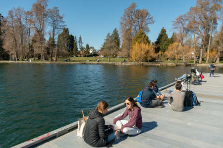 Seattle, Washington - 2019-03-17 - People enjoying spring has started in Greenlake as Spring begins in Seattleのeditorial素材