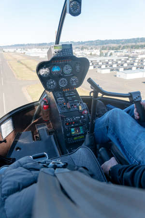 Kent, Washington - 2019-03-03 - R44 cockpit before landingのeditorial素材
