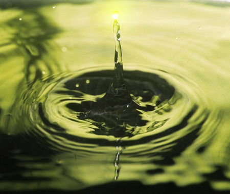 Beautiful splash of water drop on water surface - Droplet Photographyの写真素材