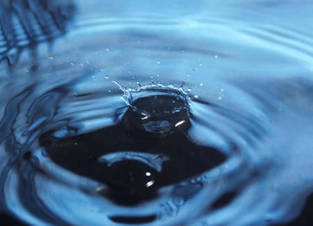 Water splash crown on water surface - Droplet Photographyの写真素材