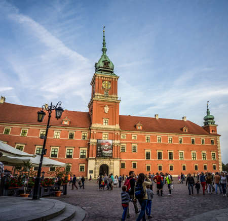 WARSAW, POLAND - SEPTEMBER 27: Royal Castle and the Castle Square in Old Town of Warsaw, Poland on September 27, 2016のeditorial素材