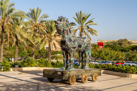 TEL AVIV, ISRAEL - DECEMBER 5: Cyber Horse, sculpture of Trojan horse at Tel Aviv University, Israel on December 5, 2016のeditorial素材