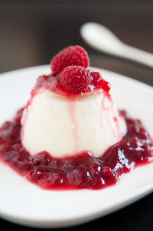 Panna Cotta with raspberriesの写真素材